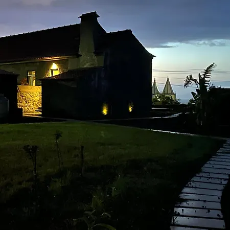 Cá Por Casa Pico-criptoméria Canto da Areia