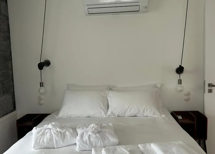 Ca Por Casa Pico-criptomeria Prainha (Sao Roque do Pico)