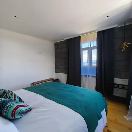 Ca Por Casa Pico-criptomeria Prainha (Sao Roque do Pico)