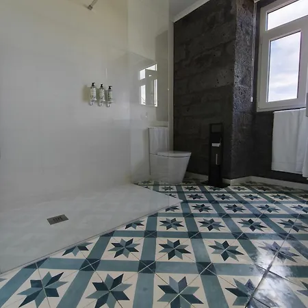 Cá Por Casa Pico-criptoméria Prainha (Sao Roque do Pico)